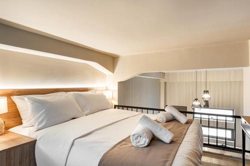 Noemi City Lofts, By IdealStay