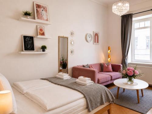 4friends BnB Apartments Vienna, near Schönbrunn Palace, Stadthalle & U3 Metro