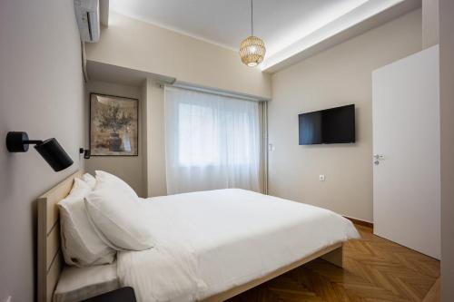 Kefi - Bright 2BR Athens Apartment