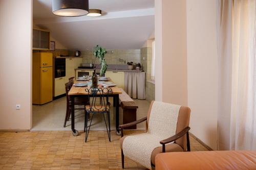Arsana - Rooms & Apartments