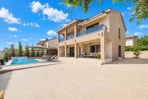 Villa V&D near Pula Arena and Beautiful Beaches - by Istrabook