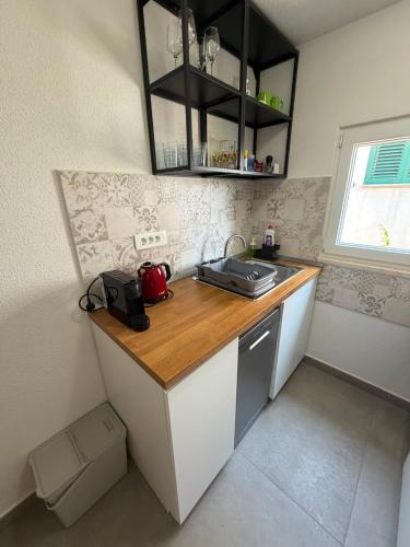 KN House with two apartments near sea