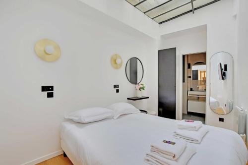 Authentic apt - 2BR 6P - Rue des Martyrs - Opéra