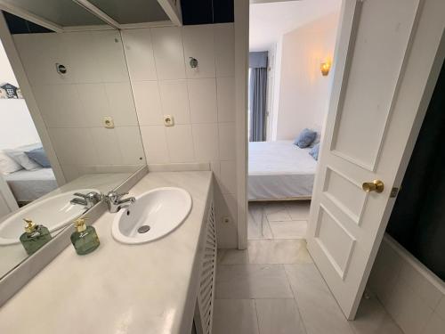 Your seaside retreat in Puerto Marina