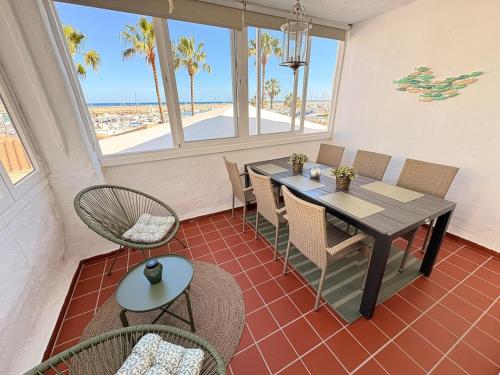 Your seaside retreat in Puerto Marina