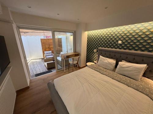 Luxury Garden Studio in Koukaki Prime Location