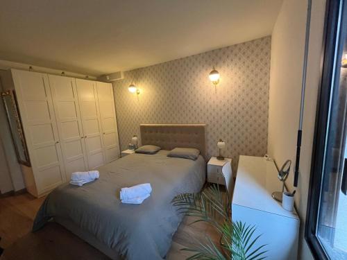 Ahshraya Art & Music Stay, Center Avignon 4p
