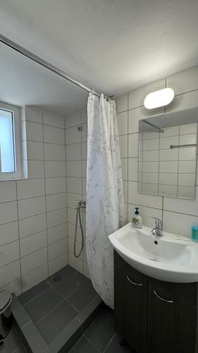 Stefania's apartment in the center of Glyfada