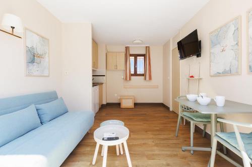 Upstays Garden Terrace Pool 28m2 Apartment