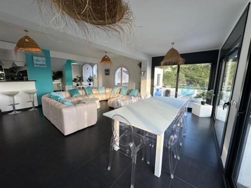 Villa Eden Roc AV-22