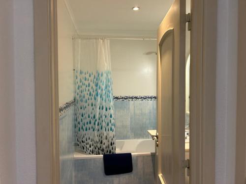Apartamento T1 Oura - 300m da praia
