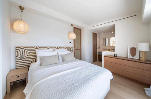 Amazing 2BR renovated - Sea View - Palm Beach