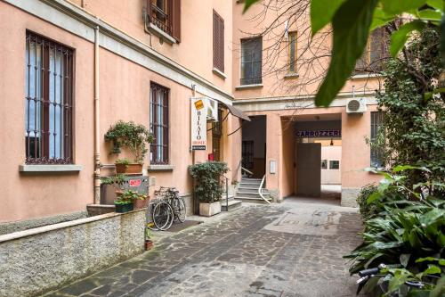 Two-room flat in central Milan near the Duomo