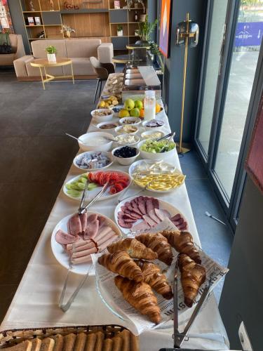 NOVITA Hotel Sofia FREE UNDERGROUND PARKING — Breakfast