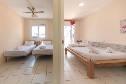 WELCS CASA 240 EMP con piscina y vista al canal