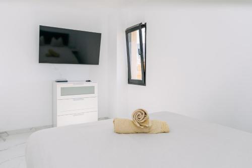 Dream Beach 1 BR Apartment Terrace Dining Pool in Costa Adeje by Aqua Vista Tenerife