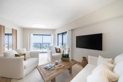 Stunning 2BR with Terrace - Sea View - Palm Beach