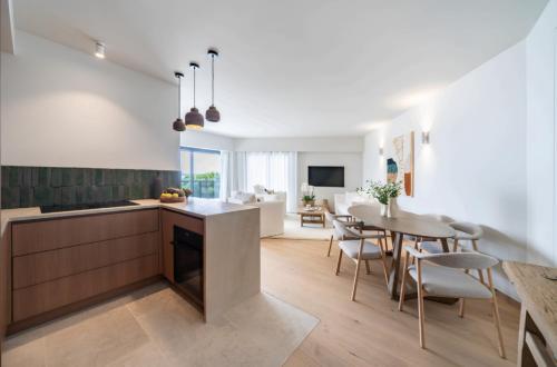 Stunning 2BR with Terrace - Sea View - Palm Beach