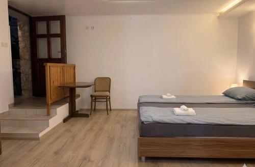 Danilo Room 1