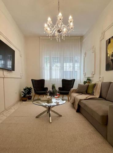 Elegant 3BR Apartment by the White Tower