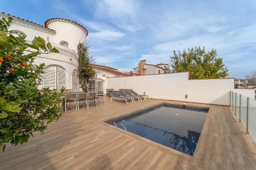 WELCS CASA 385 EMP con piscina y cerca del canal