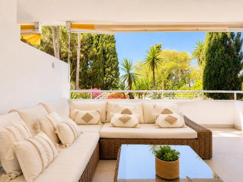 Montegolf renovated flat by Kura Homes