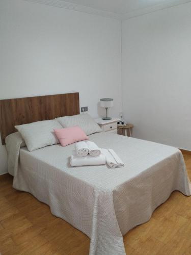 Estudio vista al mar,ideal para dos personas,piscinas ,completamente equipado , rodeado de restaurante y comercios ,estación Renfe