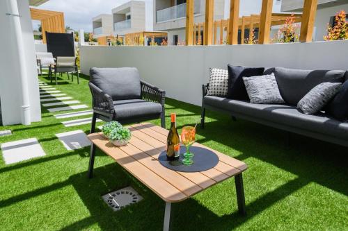 Detached house in a private condominium
