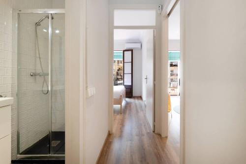 22PAR1006 - Newly refurbished 2bed apt in Paralel