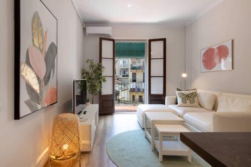 22PAR1006 - Newly refurbished 2bed apt in Paralel