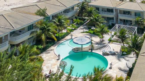 an aerial view of the pool at the resort at Green Paradise Canoa Quebrada in Canoa Quebrada
