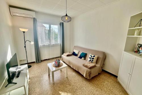 Bright apartment for a pleasant stay in Hyères