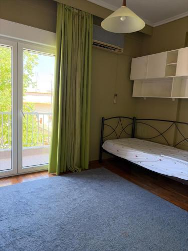 Room , in a big apartment with a huge terrace Male Only