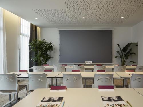 Mercure Avignon TGV Hotel & Spa photo 103