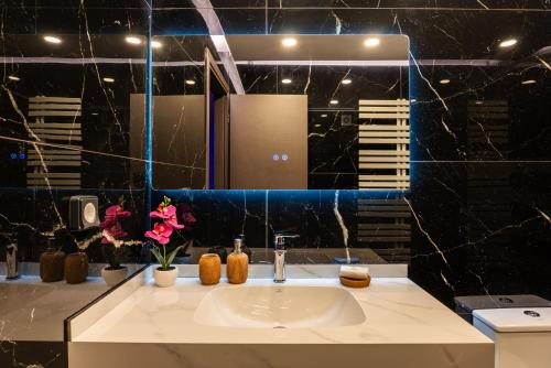 Private Suite with Panoramic Athens View