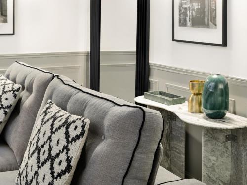 LivinParis - Luxury AC 4 Bedrooms Opera I