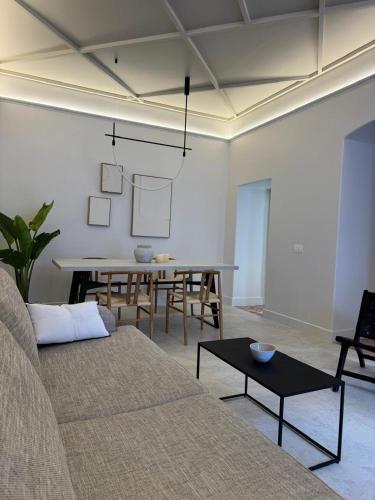 Thomais - Refined Living in the Heart of Mykonos