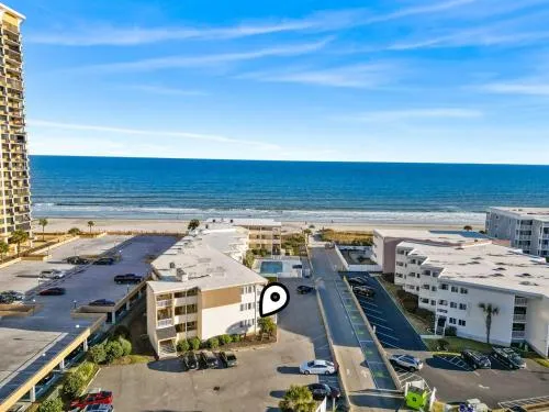 Beachside Condo - Sleeps 7! photo 1
