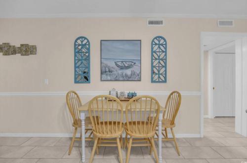 Beachside Condo - Sleeps 7! photo 9