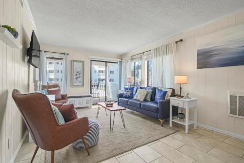 Beachside Condo - Sleeps 7! photo 13