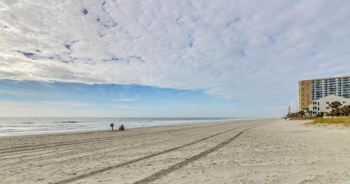 Beachside Condo - Sleeps 7! photo 18