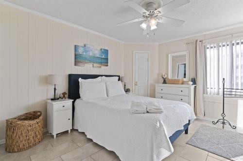 Beachside Condo - Sleeps 7! photo 19