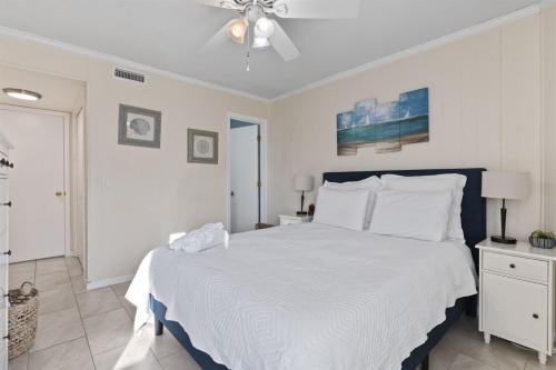 Beachside Condo - Sleeps 7! photo 20