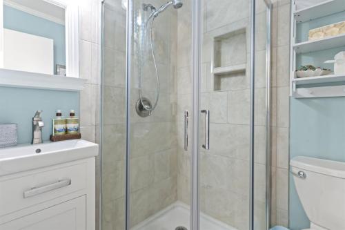 Beachside Condo - Sleeps 7! photo 23