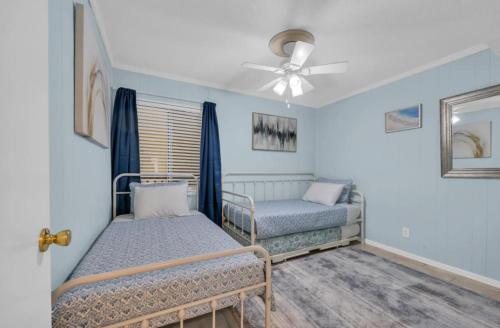 Beachside Condo - Sleeps 7! photo 26