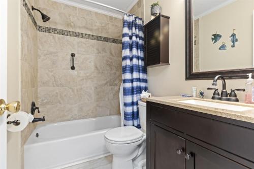 Beachside Condo - Sleeps 7! photo 32