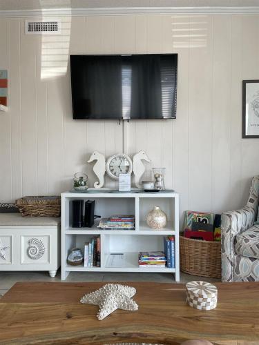 Beachside Condo - Sleeps 7! photo 15