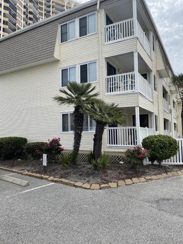 Beachside Condo - Sleeps 7! photo 38