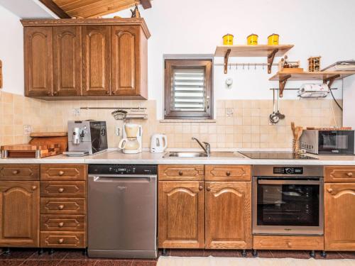 Holiday Home Haus Plum by Interhome