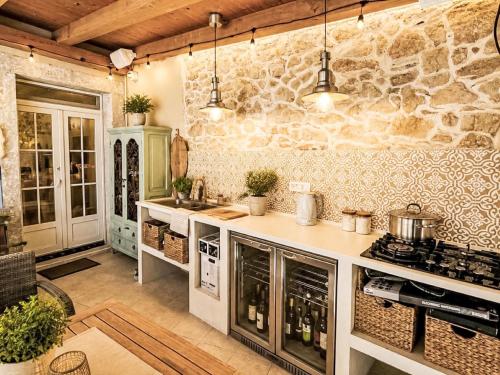 Holiday Home Villa Cotton House mit Schwimmbad by Interhome